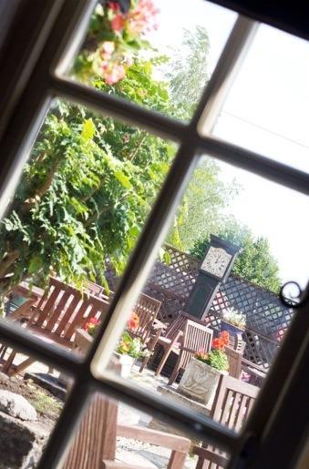 The Tollgate Inn ブラッドフォード・オン・エイヴォン エクステリア 写真