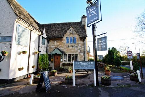 The Tollgate Inn ブラッドフォード・オン・エイヴォン エクステリア 写真